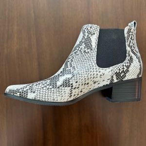 Blondo Emelia Waterproof Booties NWT